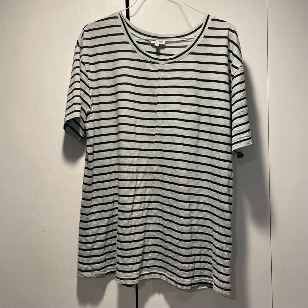 Splendid maternity t-shirt (from a Pea in a Pod) - M